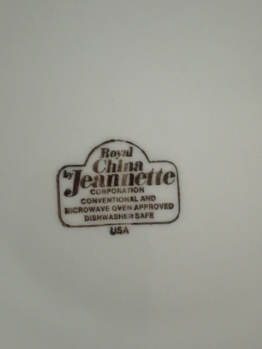 Cream Ceramic Cheesecake Serving Dish with Brown Recipe Transfer
